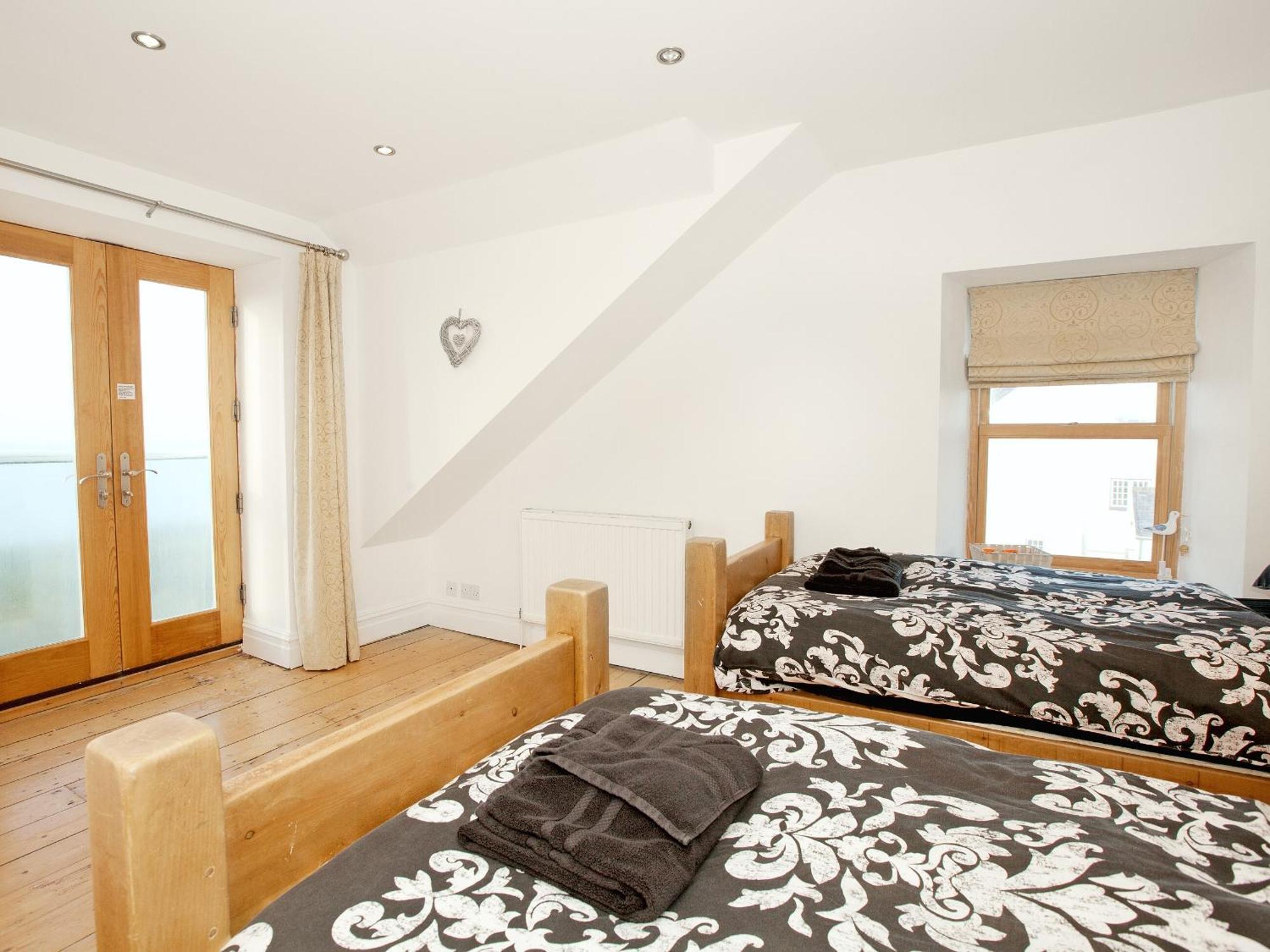 Glan Y Mor 1 Villa Триадър Екстериор снимка