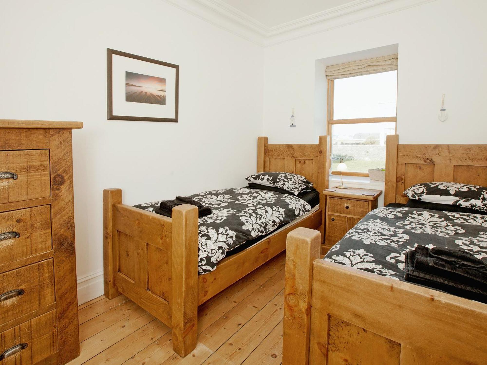 Glan Y Mor 1 Villa Триадър Екстериор снимка